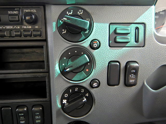 三菱ふそうファイター平ボディ中型（4t）[写真17]