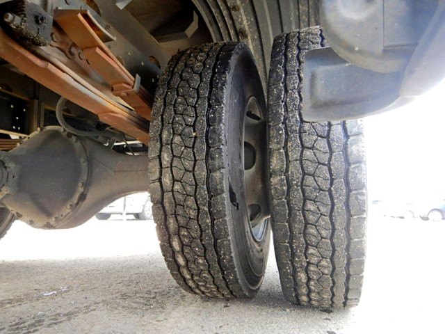 三菱ふそうファイター平ボディ中型（4t）[写真24]