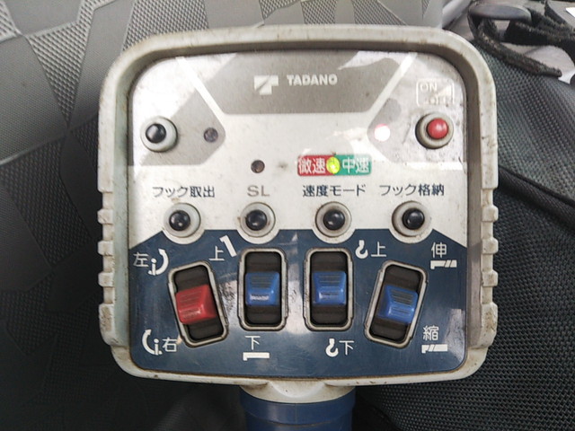 いすゞエルフクレーン3段小型（2t・3t）[写真28]