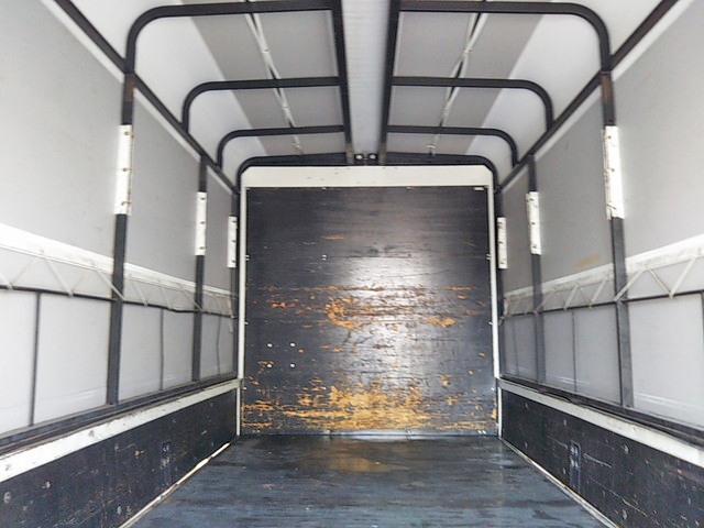 日産アトラス幌ウイング小型（2t・3t）[写真12]