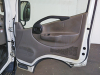 日産アトラス幌ウイング小型（2t・3t）[写真28]