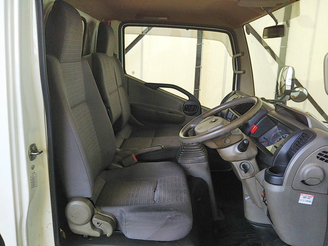 日産アトラス幌ウイング小型（2t・3t）[写真29]