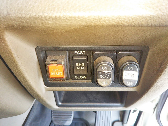 日産アトラス幌ウイング小型（2t・3t）[写真35]