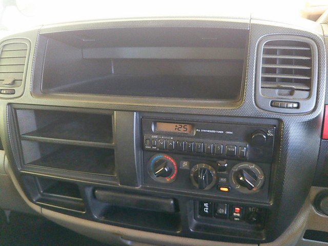 日産アトラス幌ウイング小型（2t・3t）[写真37]