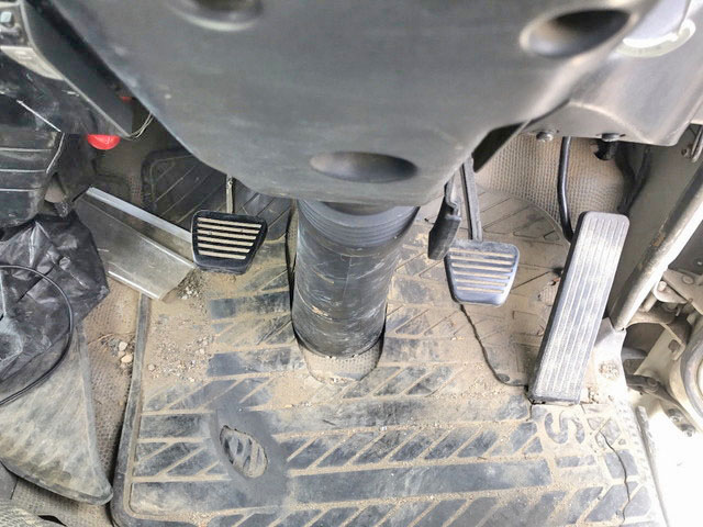 いすゞエルフ平ボディ小型（2t・3t）[写真21]