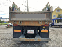 UDトラックスクオンダンプ大型（10t）[写真09]