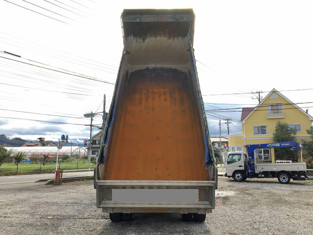 UDトラックスクオンダンプ大型（10t）[写真10]