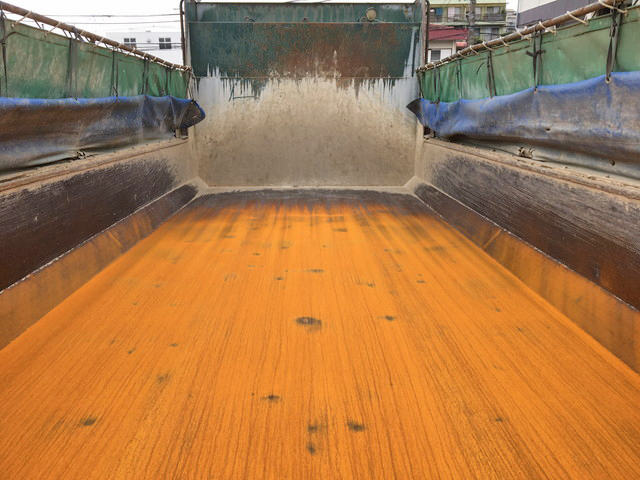 UDトラックスクオンダンプ大型（10t）[写真11]