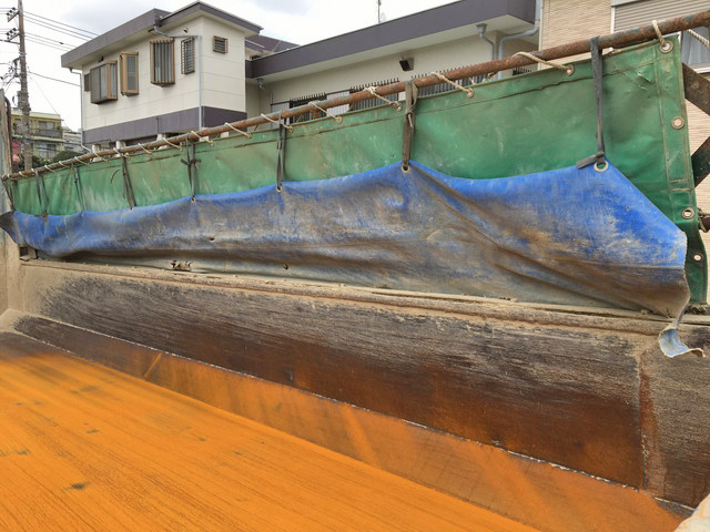 UDトラックスクオンダンプ大型（10t）[写真13]