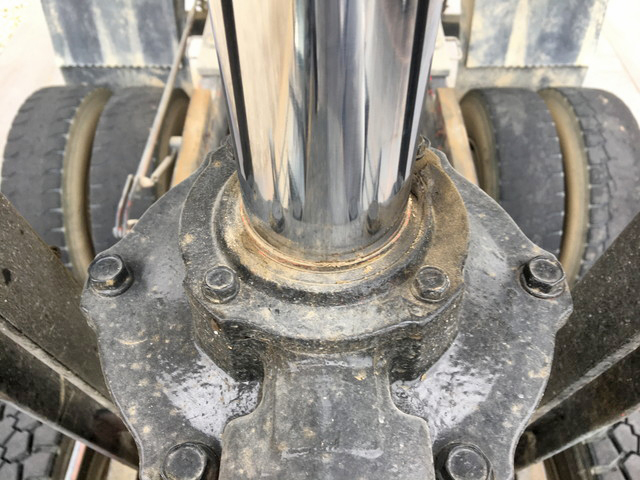 UDトラックスクオンダンプ大型（10t）[写真16]