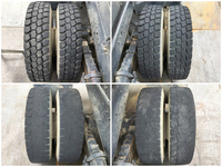 UDトラックスクオンダンプ大型（10t）[写真23]