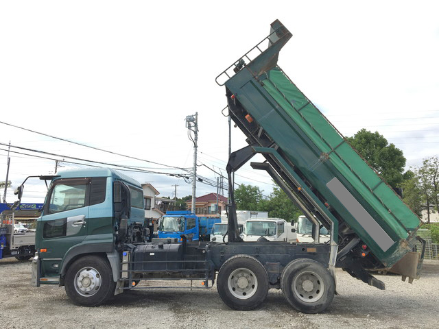 UDトラックスクオンダンプ大型（10t）[写真04]