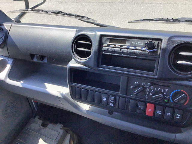 日野デュトロタンク車（タンクローリー）小型（2t・3t）[写真25]