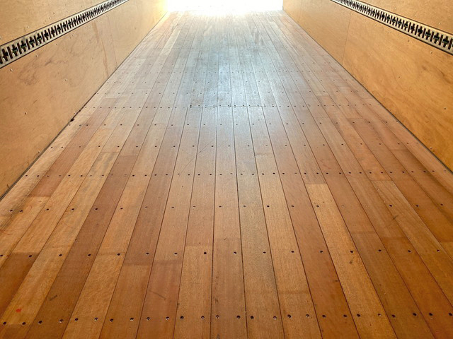 日野レンジャーアルミバン中型（4t）[写真16]