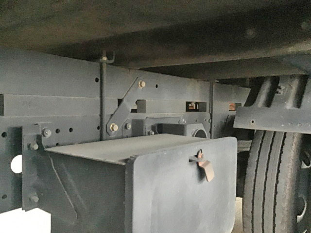 三菱ふそうキャンター平ボディ小型（2t・3t）[写真18]