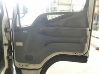 三菱ふそうキャンター平ボディ小型（2t・3t）[写真24]