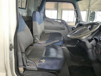 三菱ふそうキャンター平ボディ小型（2t・3t）[写真26]