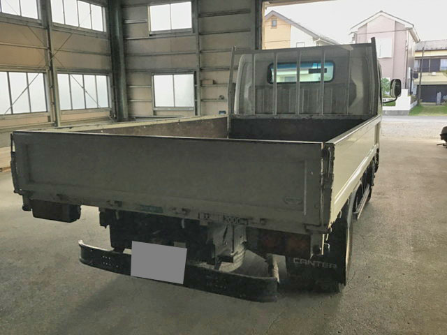 三菱ふそうキャンター平ボディ小型（2t・3t）[写真04]