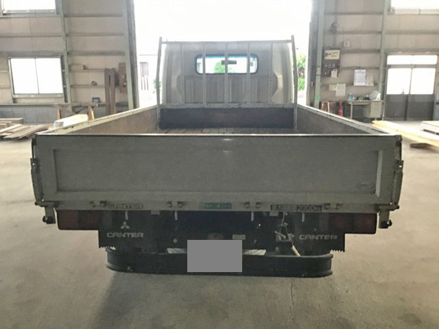 三菱ふそうキャンター平ボディ小型（2t・3t）[写真06]