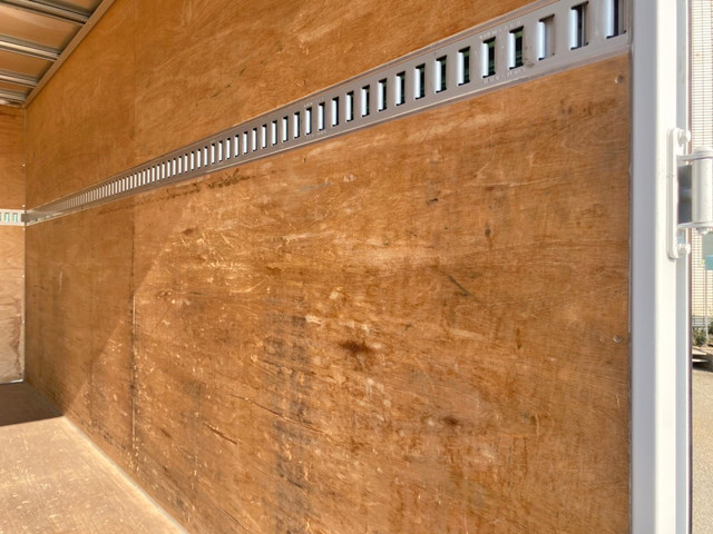 日野デュトロアルミバン小型（2t・3t）[写真13]