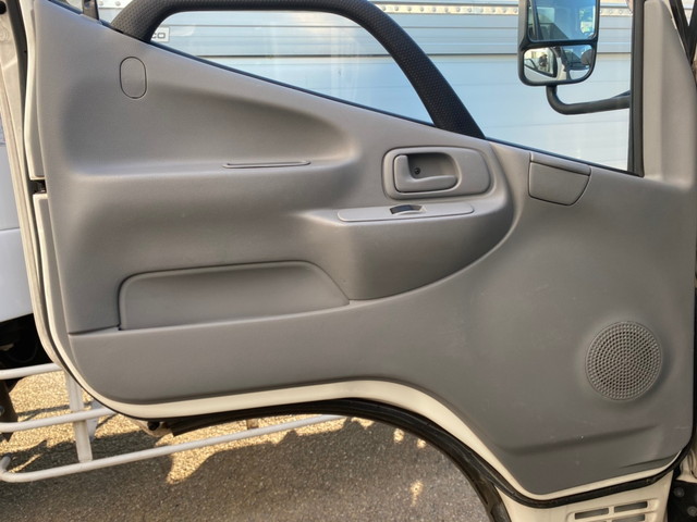 日野デュトロアルミバン小型（2t・3t）[写真32]