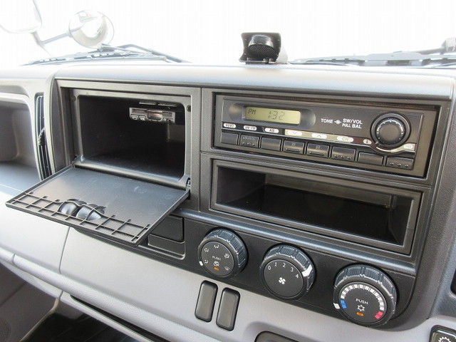 日産アトラスアルミバン小型（2t・3t）[写真32]