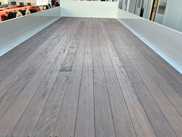 三菱ふそうファイターユニック4段増トン（6t・8t）[写真09]