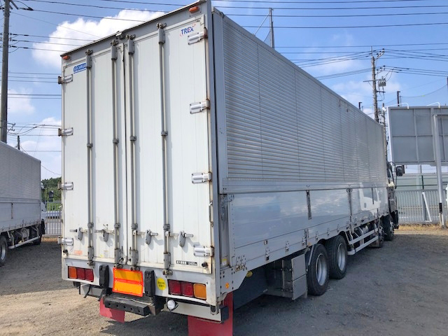 いすゞギガアルミウイング大型（10t）[写真02]