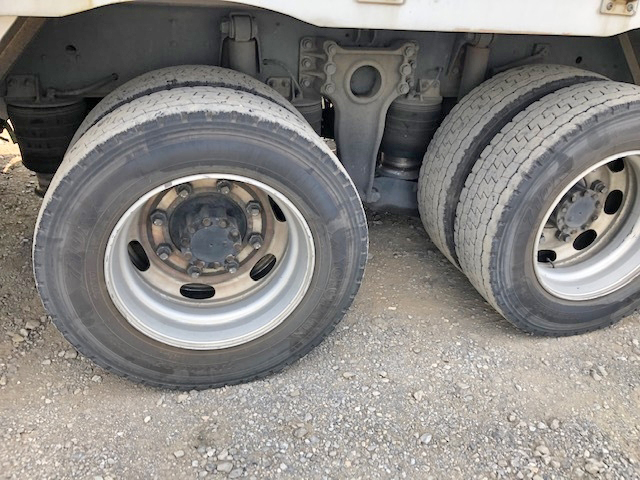 いすゞギガアルミウイング大型（10t）[写真21]