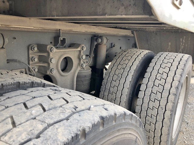 いすゞギガアルミウイング大型（10t）[写真22]