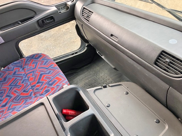 いすゞギガアルミウイング大型（10t）[写真33]