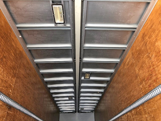 いすゞギガアルミウイング大型（10t）[写真07]