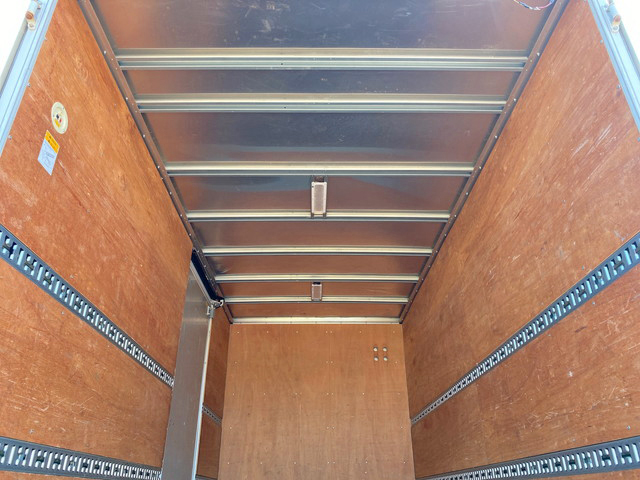 いすゞエルフアルミバン小型（2t・3t）[写真15]