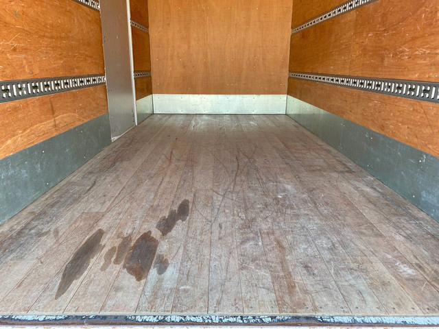 いすゞエルフアルミバン小型（2t・3t）[写真16]