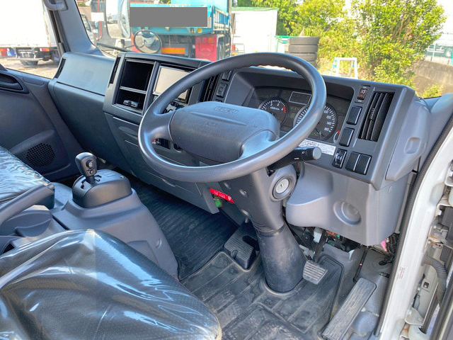 いすゞエルフアルミバン小型（2t・3t）[写真32]