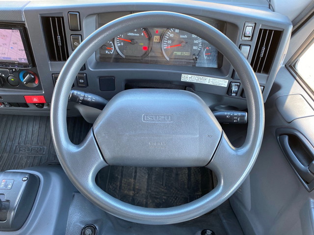 いすゞエルフアルミバン小型（2t・3t）[写真33]