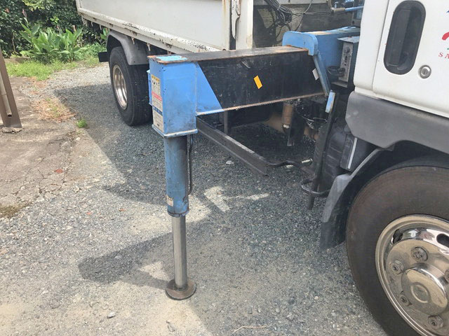 三菱ふそうキャンタークレーン4段小型（2t・3t）[写真11]