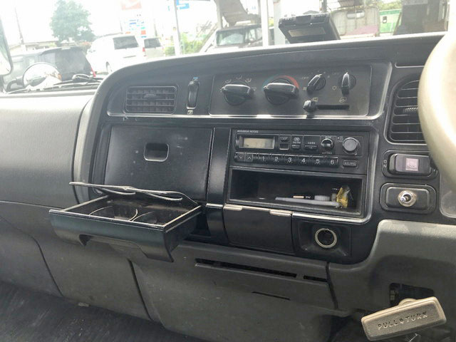 三菱ふそうキャンタークレーン4段小型（2t・3t）[写真35]