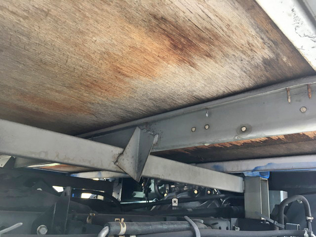 日産アトラス平ボディ小型（2t・3t）[写真21]