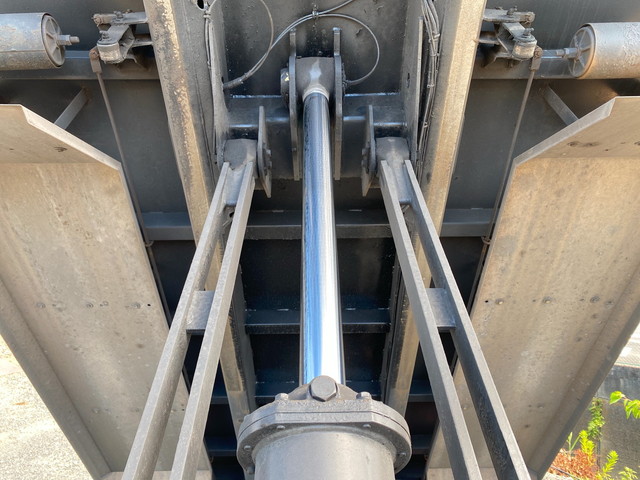 日野プロフィアダンプ大型（10t）[写真13]