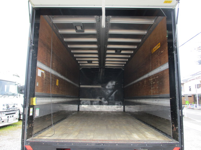 三菱ふそうファイターアルミウイング中型（4t）[写真13]