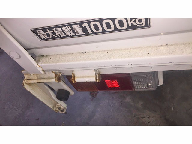 マツダボンゴ平ボディ小型（2t・3t）[写真04]