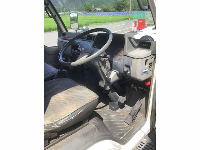 三菱ふそうキャンターガッツ幌車小型（2t・3t）[写真14]