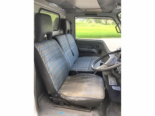 三菱ふそうキャンターガッツ幌車小型（2t・3t）[写真15]