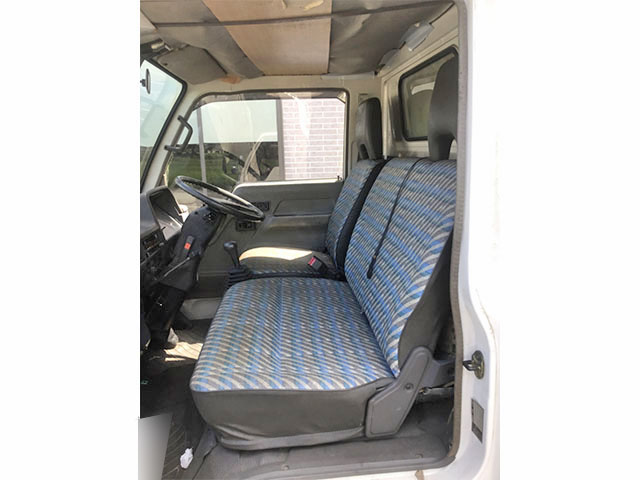 三菱ふそうキャンターガッツ幌車小型（2t・3t）[写真16]