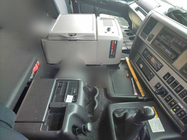 日野プロフィアトレーラーヘッド（トラクターヘッド）大型（10t）[写真35]