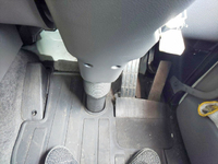 UDトラックスクオントレーラーヘッド（トラクターヘッド）大型（10t）[写真18]