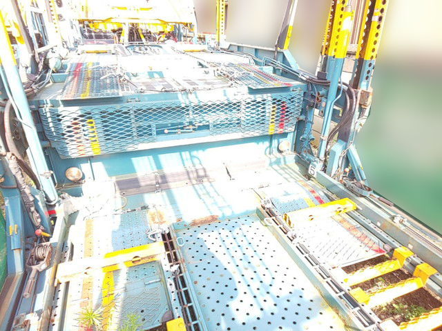 UDトラックスクオントレーラーヘッド（トラクターヘッド）大型（10t）[写真25]