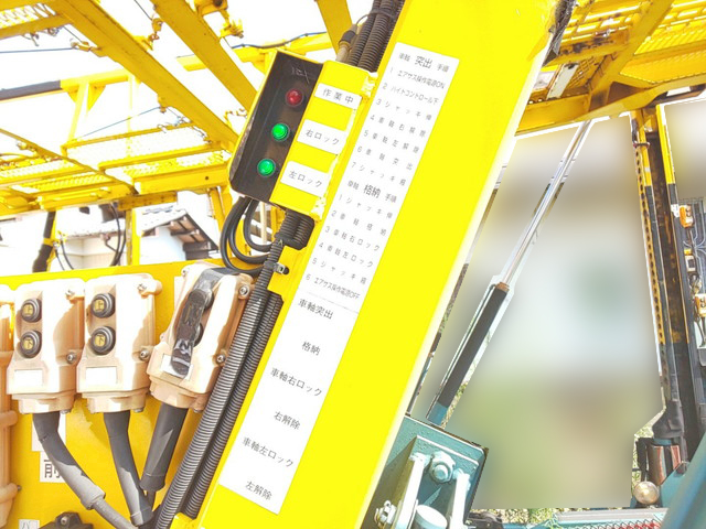 UDトラックスクオントレーラーヘッド（トラクターヘッド）大型（10t）[写真32]