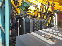 UDトラックスクオントレーラーヘッド（トラクターヘッド）大型（10t）[写真03]